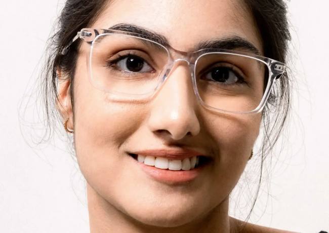 Kacamata Photochromic untuk Wajah Bulat