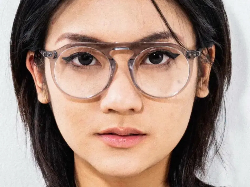 5 Model Kacamata Plus Wanita Terbaru yang Kekinian